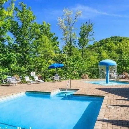 Million Dollar Views! 4 Bedroom, Sleeps 9, Close To National Park And 5 Mi To Gatlinburg! Exterior photo