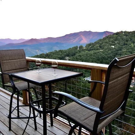 Million Dollar Views! 4 Bedroom, Sleeps 9, Close To National Park And 5 Mi To Gatlinburg! Exterior photo