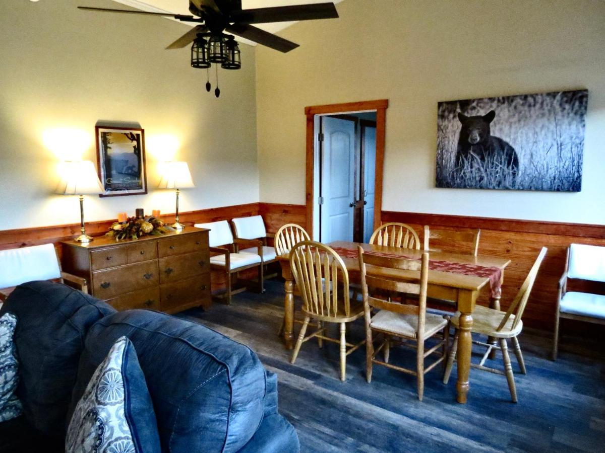 Million Dollar Views! 4 Bedroom, Sleeps 9, Close To National Park And 5 Mi To Gatlinburg! Chalet *
